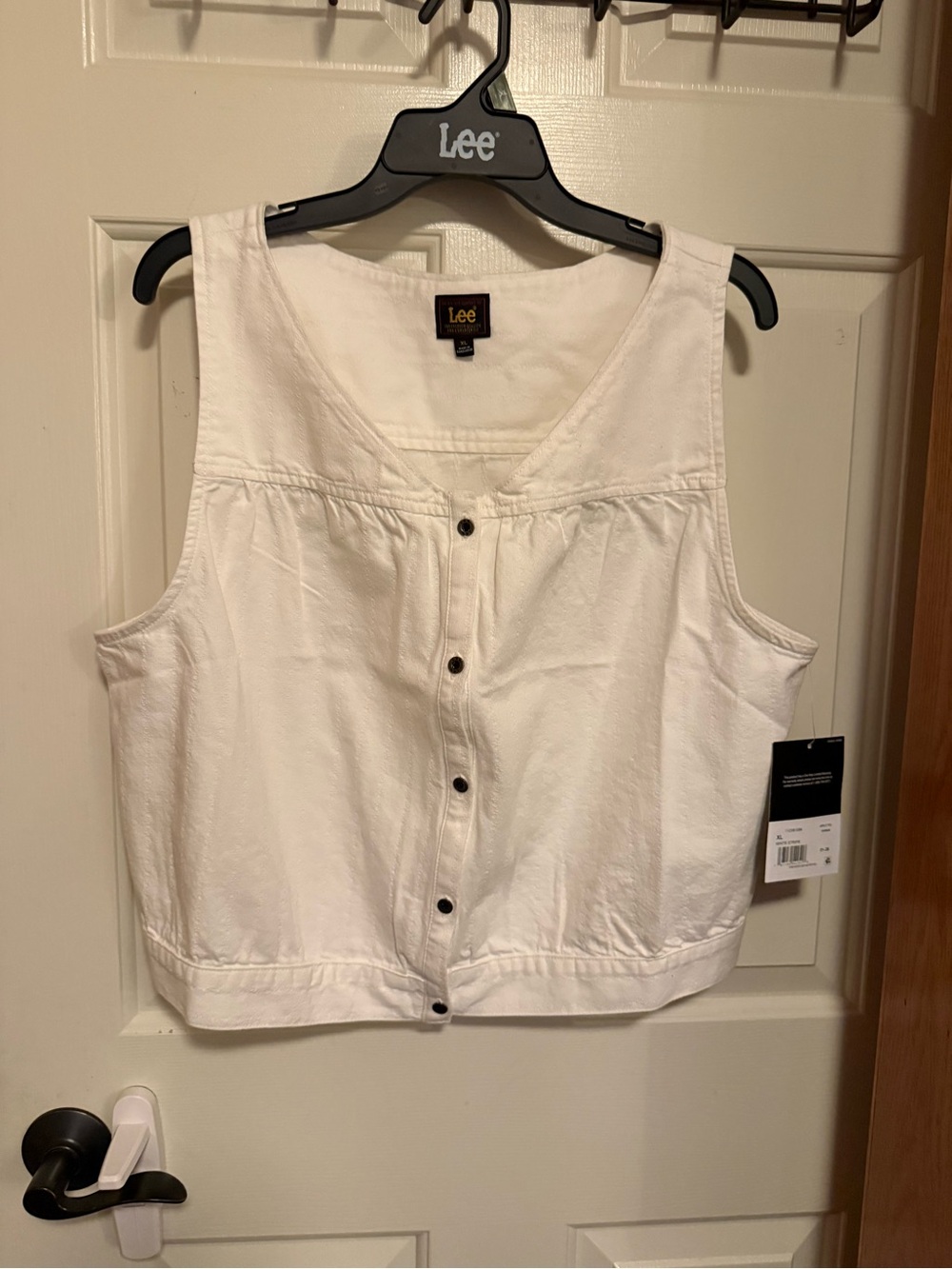 Lee White Sleeveless Button-Front Vest - Picture 8 of 17